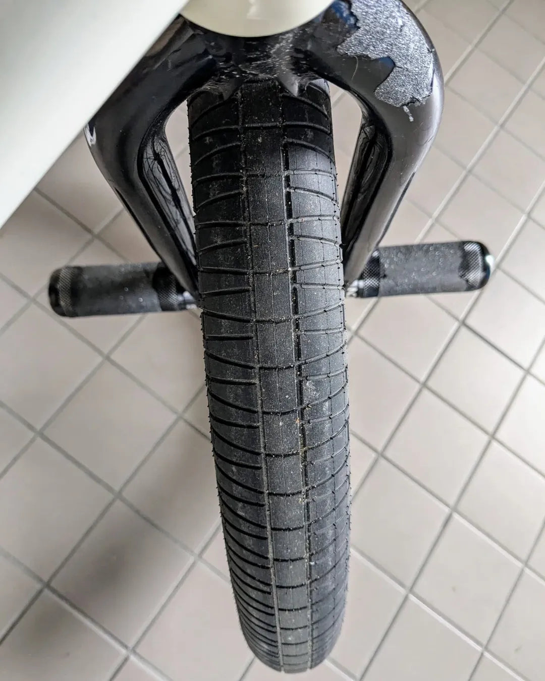 Nous Let It Ride 1.9" Wire Reifen / Tire Black