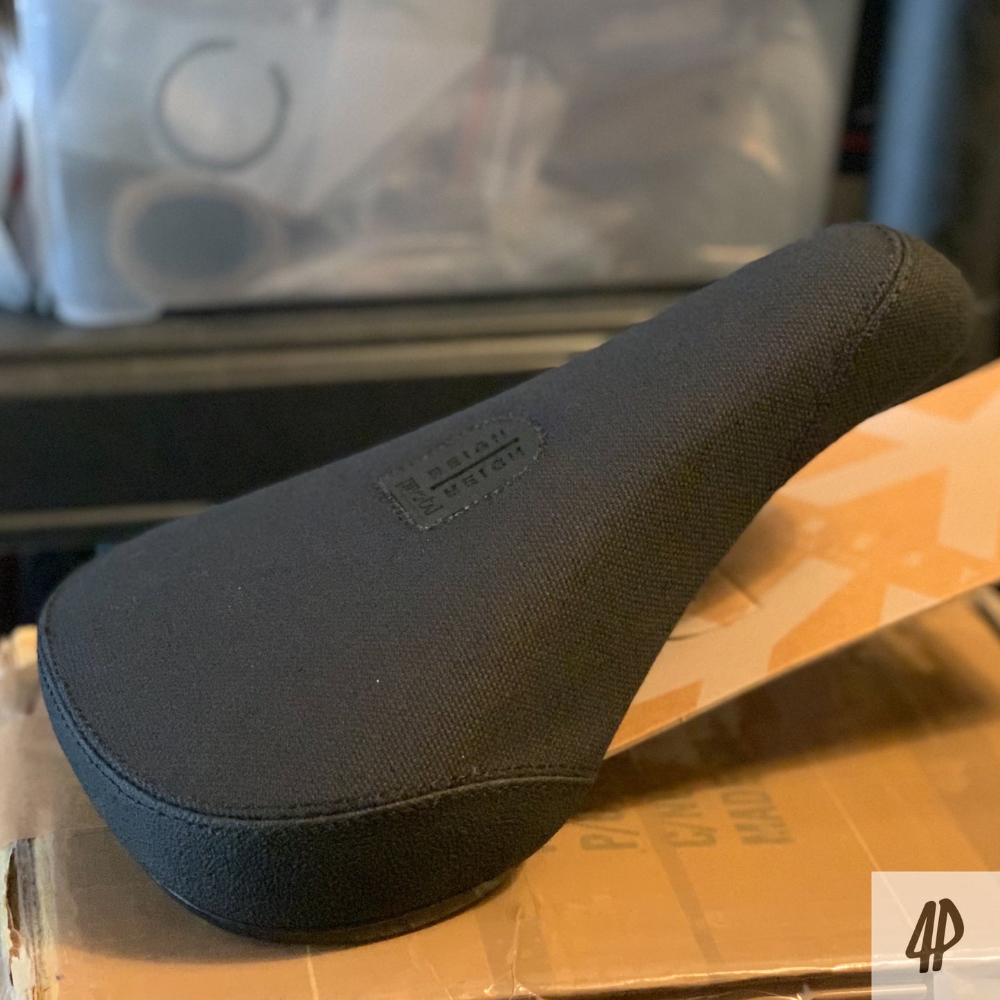 Heresy Reign V3 Mid Pivotal Sattel / Seat