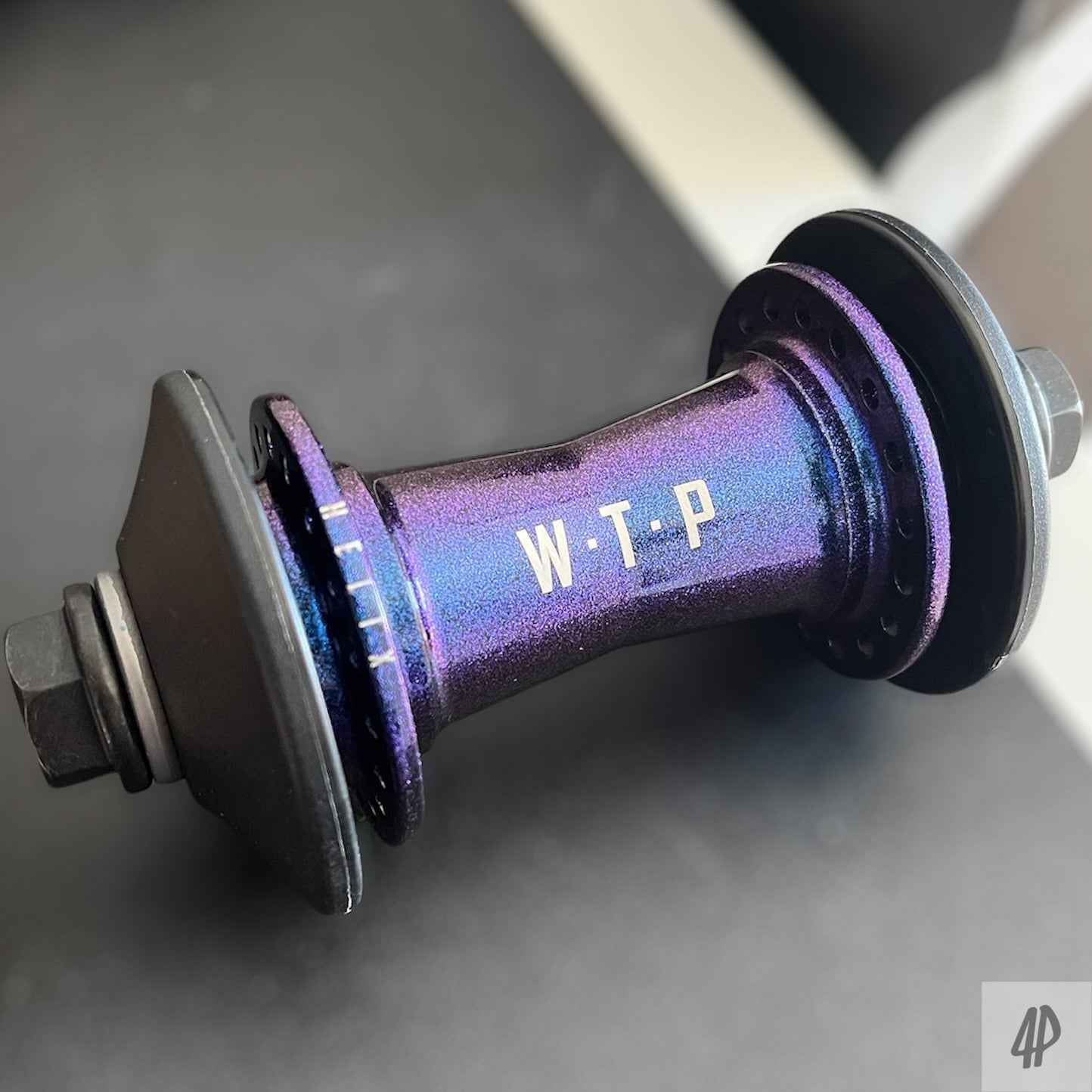 Wethepeople Helix Vorderradnabe / Front Hub Purple