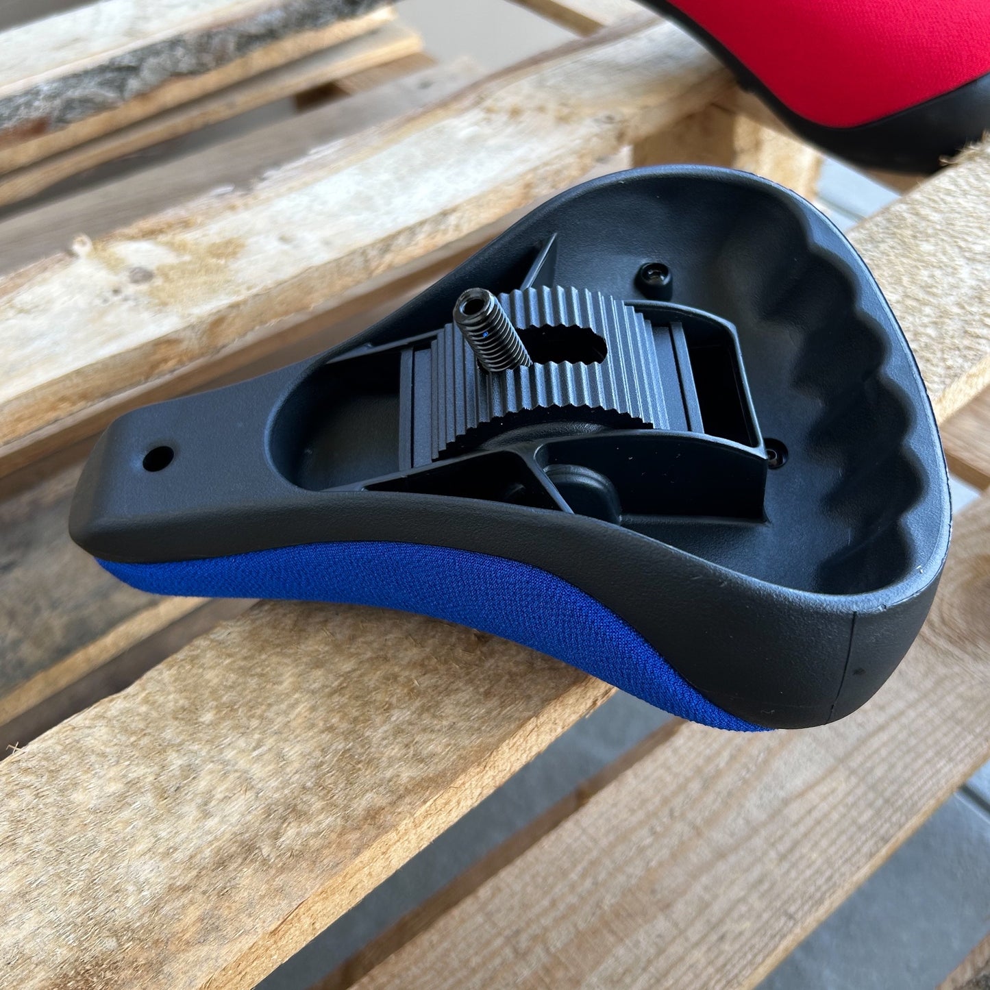 Fourpegsbmx Flatland V2 Pivotal Sattel / Seat Blue