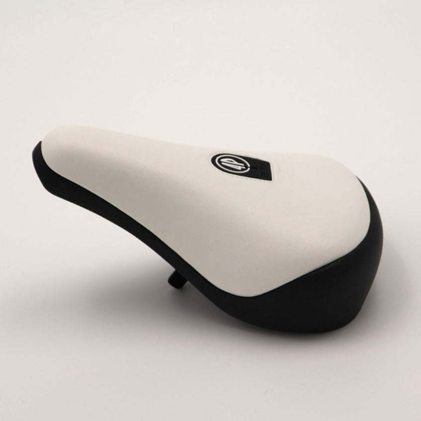 Fourpegsbmx Flatland V3 Smooth Pivotal Sattel / Seat White