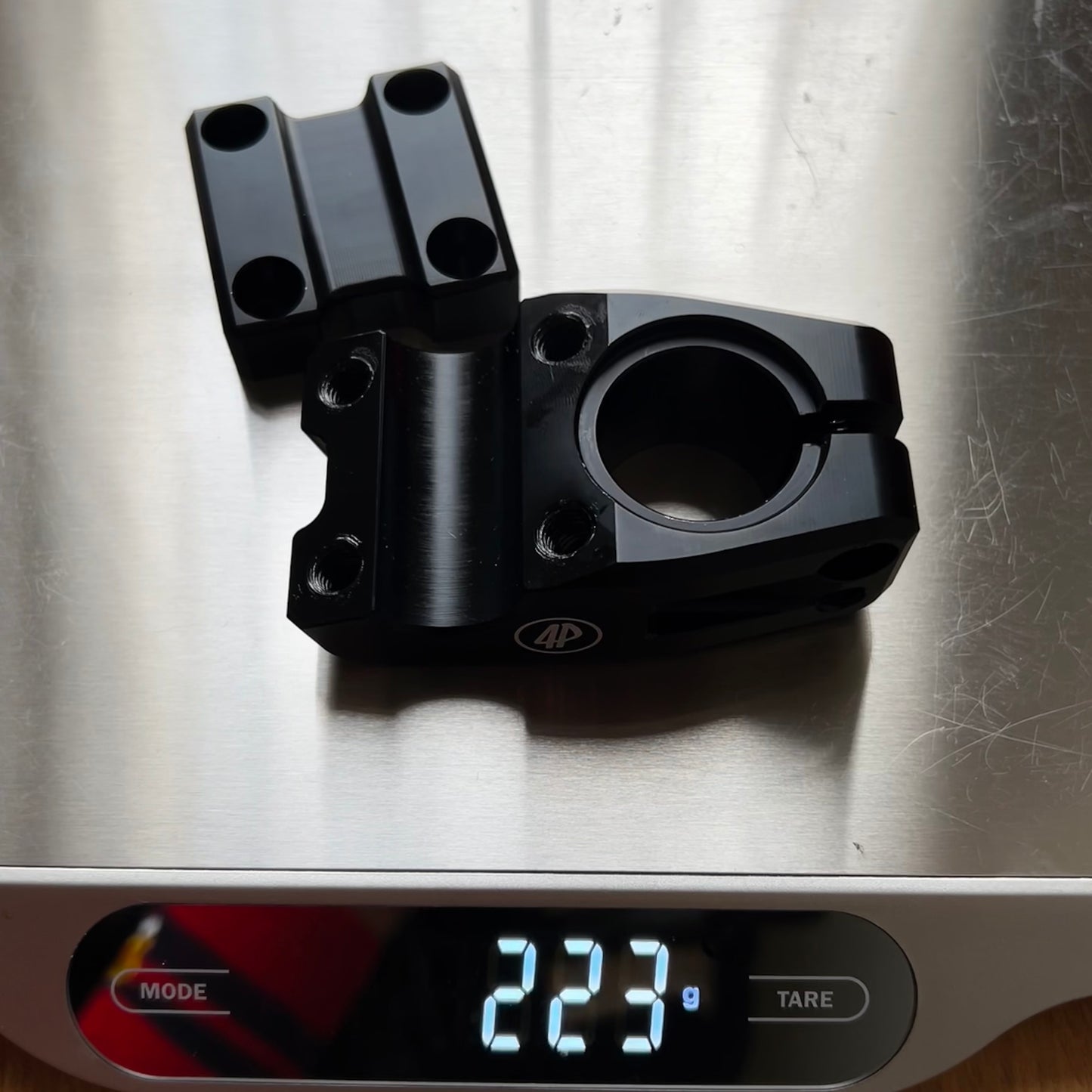 Fourpegsbmx Topload 37mm Vorbau / Stem Black w/Black Bolts