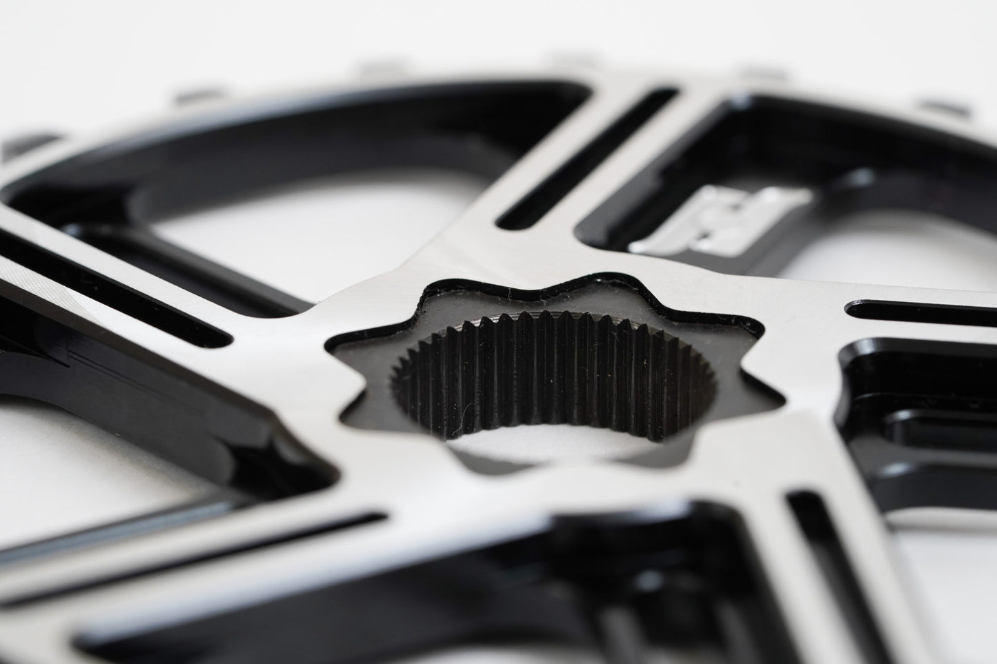 Nous Dew Spline Drive 19mm Kettenblatt / Sprocket 25T Black/Polished