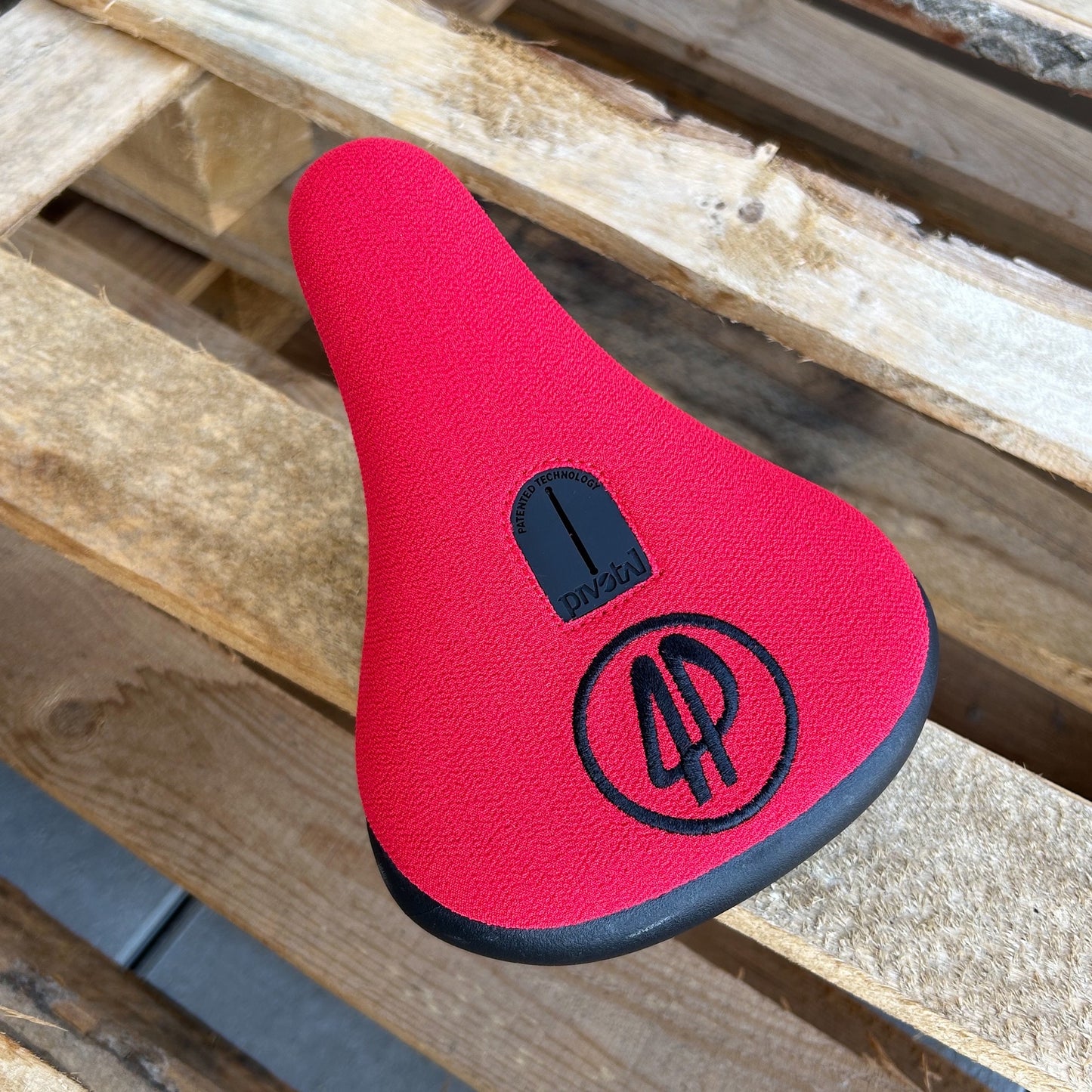 Fourpegsbmx Flatland V2 Pivotal Sattel / Seat Red