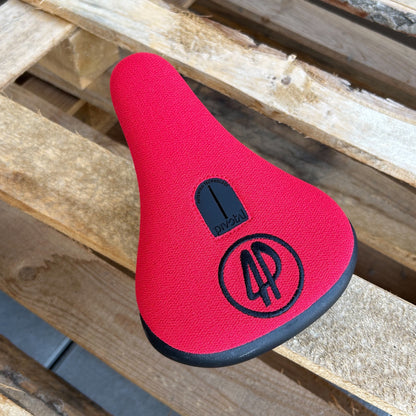 Fourpegsbmx Flatland V2 Pivotal Sattel / Seat Red