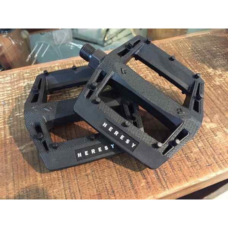 Heresy Arrow Pedals Black