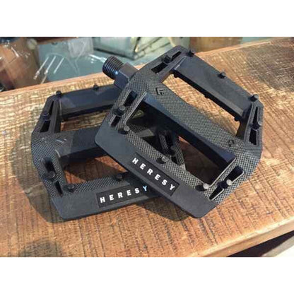 Heresy Arrow Pedals Black